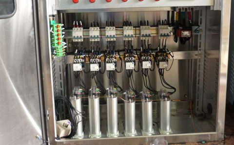 低壓電力電容器爆炸的原因是什么？